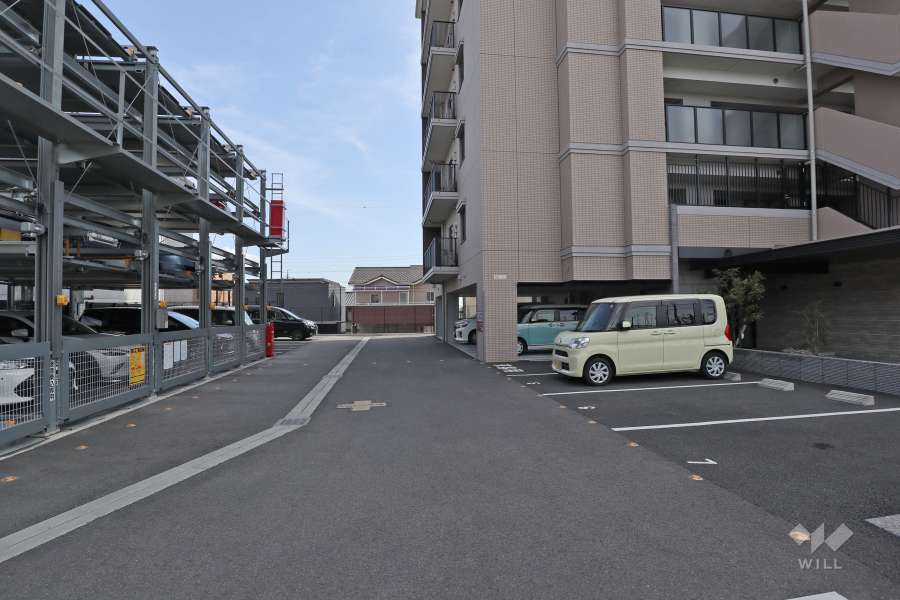 敷地内駐車場（屋外平面式・屋内平面式）