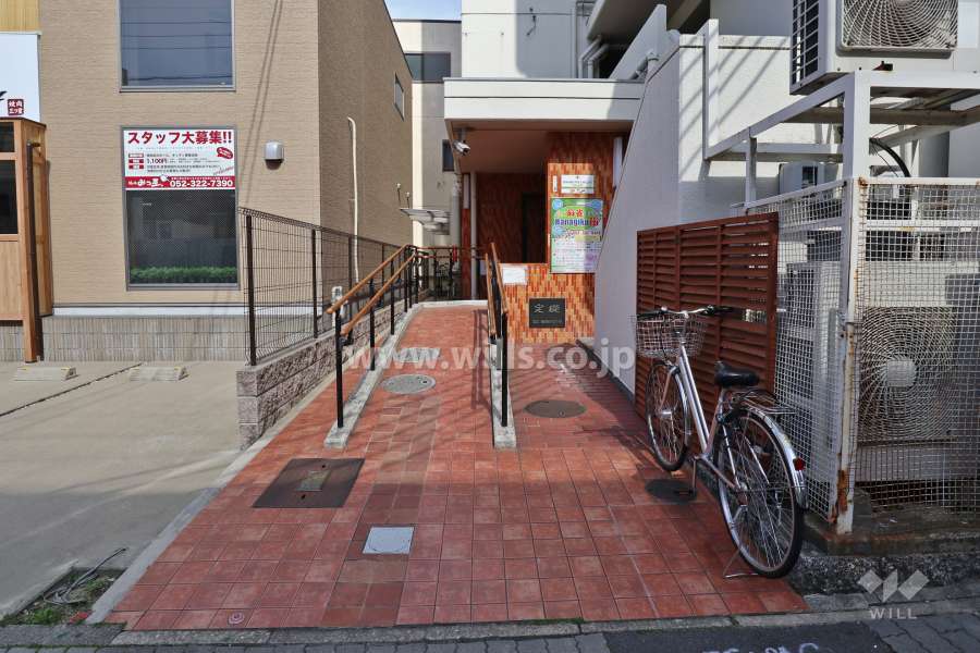 エントランスアプローチ