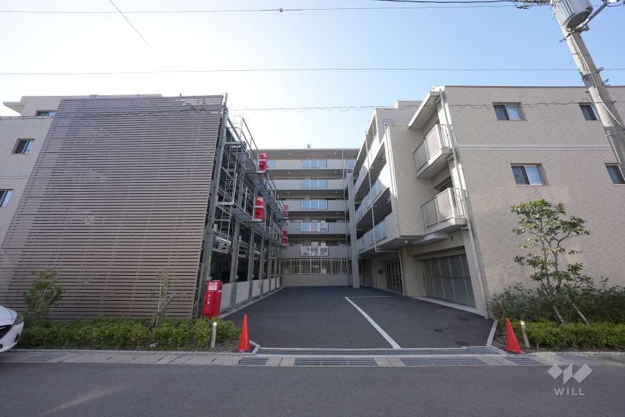 プレサンスロジェ西宮北口門前町テラスの外観（北側から）