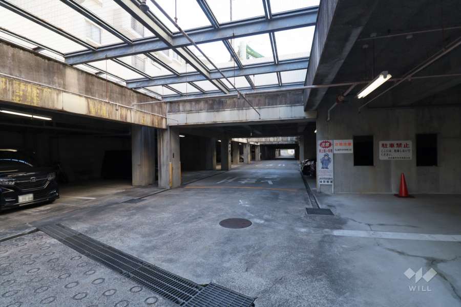 敷地内駐車場（屋内平面式）