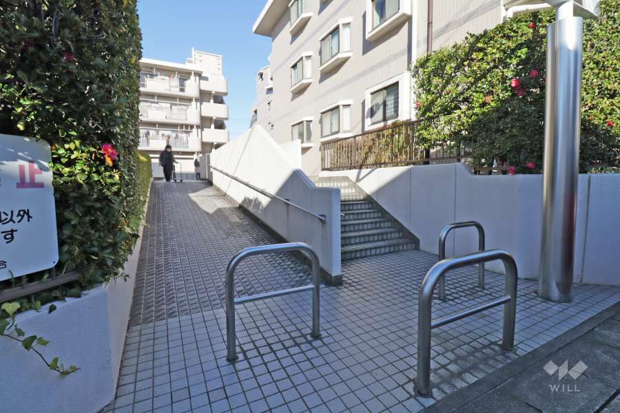 敷地南側の入り口