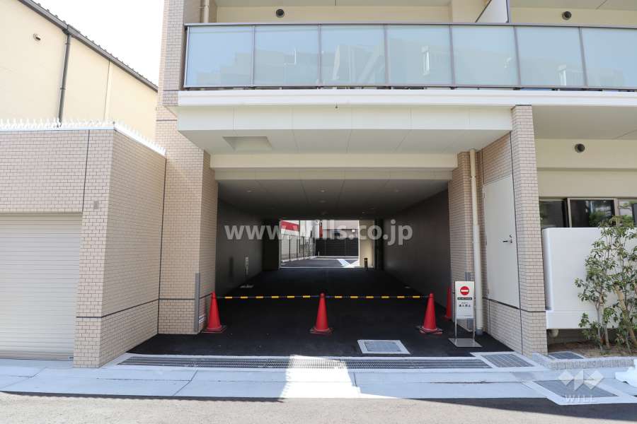 駐車場の出入り口