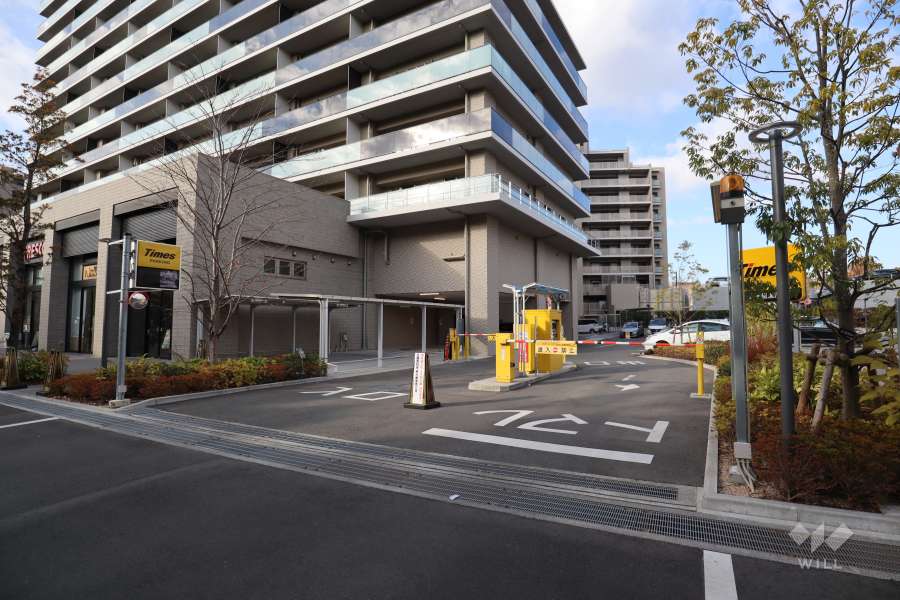 商業施設用駐車場の出入り口