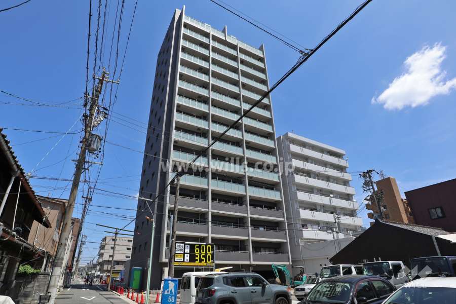 ファミリアーレ名駅アクシスの外観（南側から）