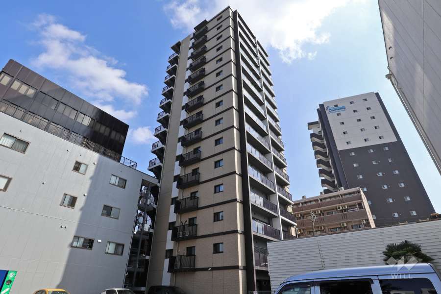 オープンレジデンシア神宮前の外観（南西側から）