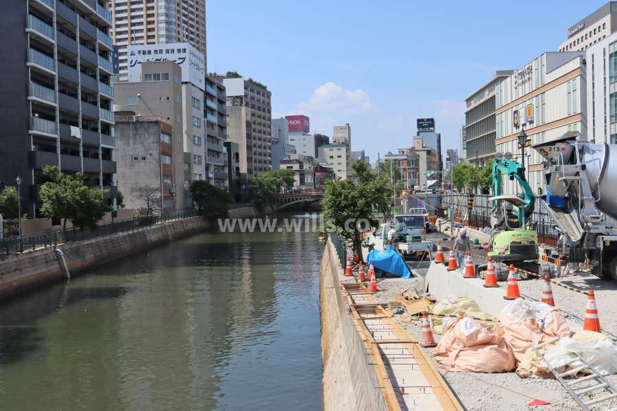 敷地東側は堀川に面し、開放感があります。