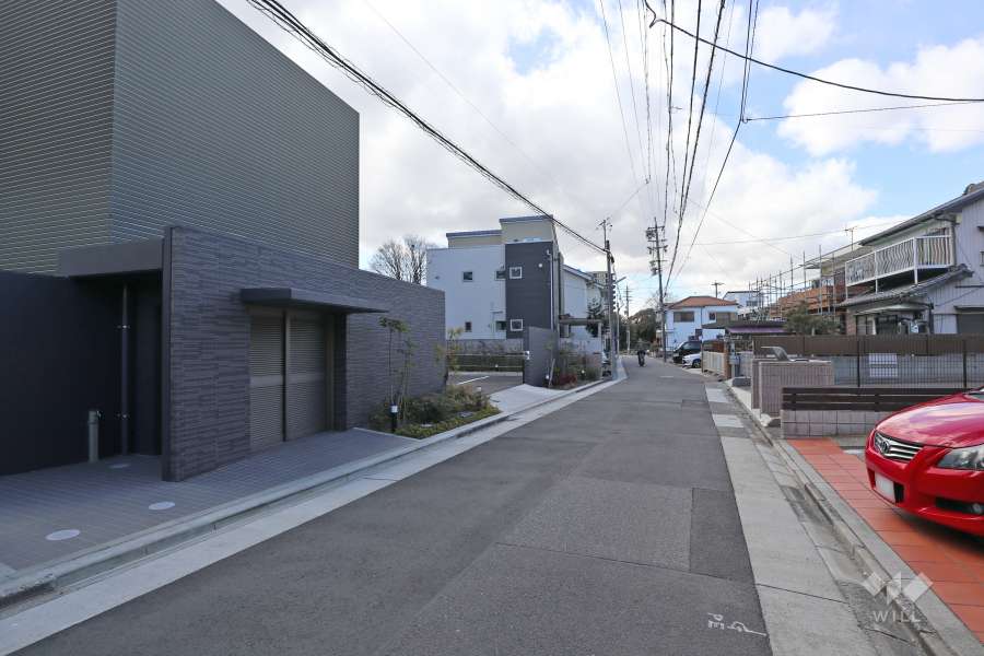 敷地北側の前面道路