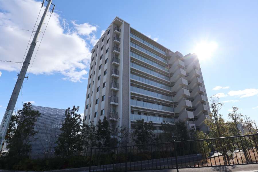 ライオンズ徳重グランヒルズの外観（北西側から）