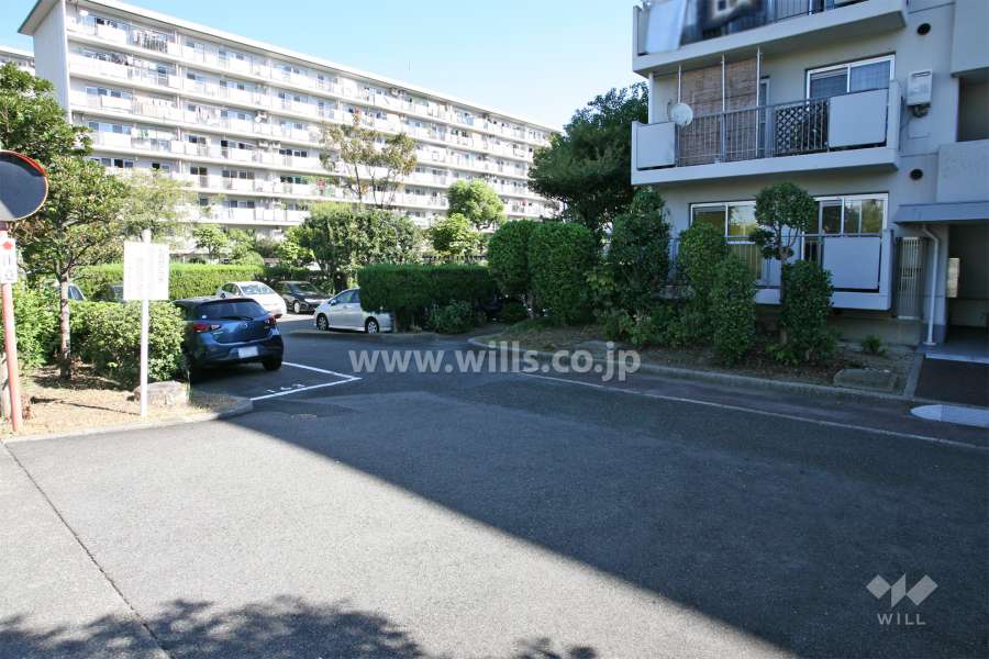 駐車場出入り口