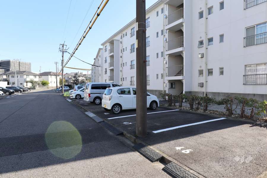 敷地内駐車場（屋外平面式）