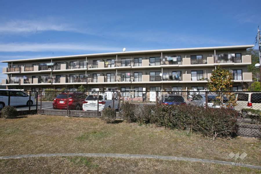 シティコーポ滝の水緑地3号館の外観(南側から)