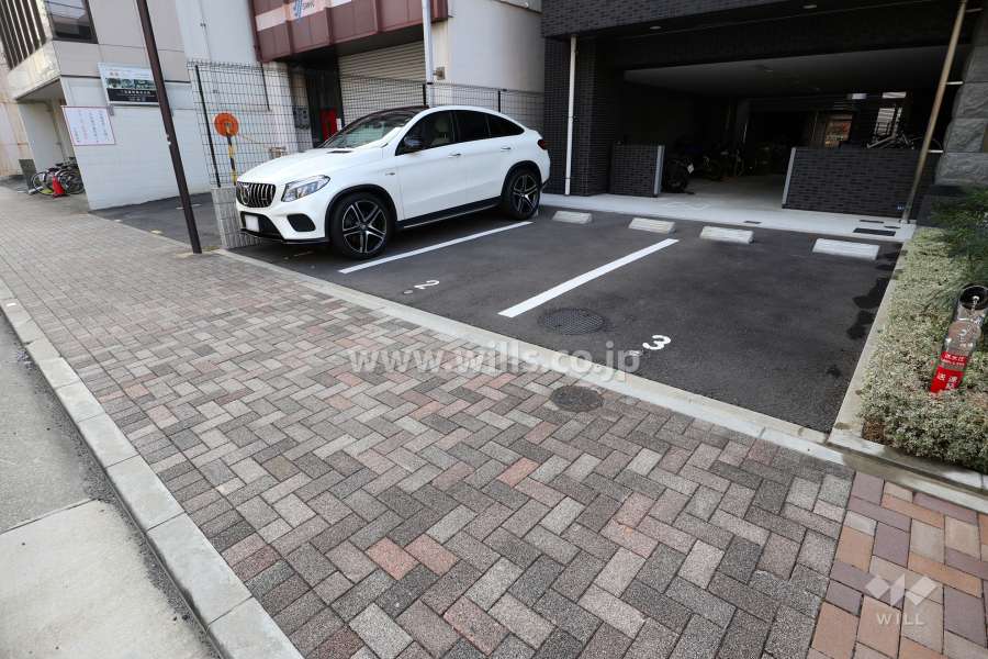 敷地内駐車場（屋外平面式）