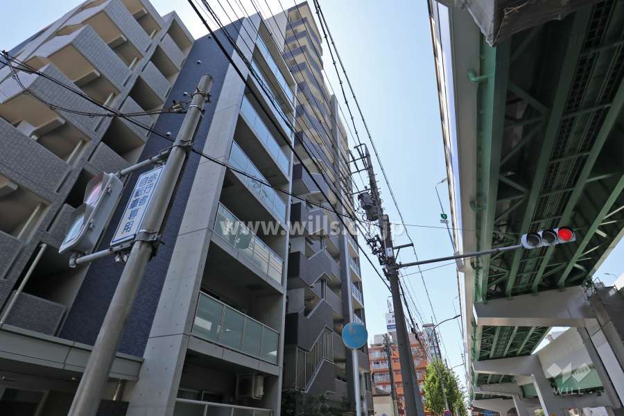 プレサンスロジェ岩塚の外観(北東側から)