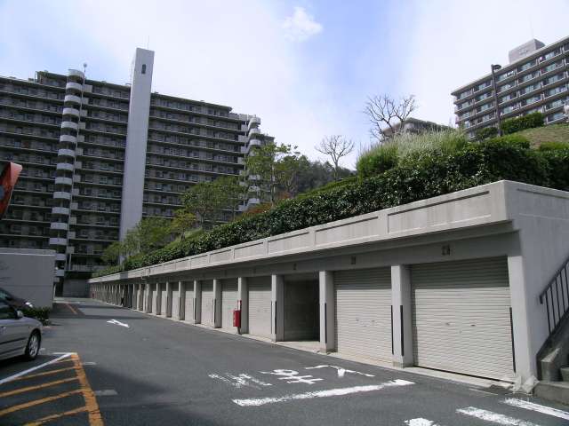 ラヴェニール宝塚中山台ドゥジェームの外観（東側から）