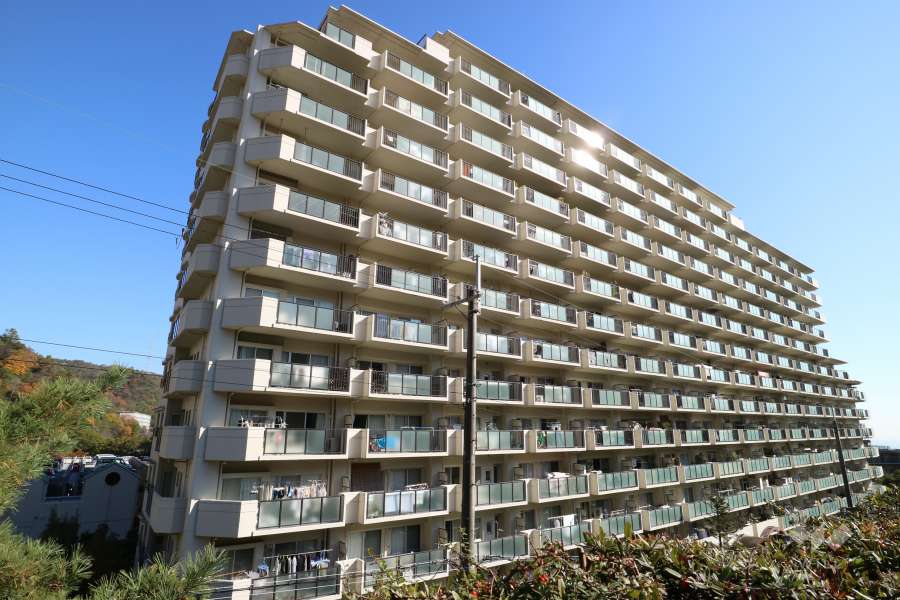 ラヴェニール宝塚中山台ドゥジェームの外観（北西側から）