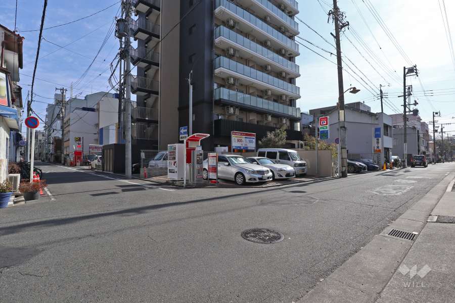 敷地北側前面道路と西側道路