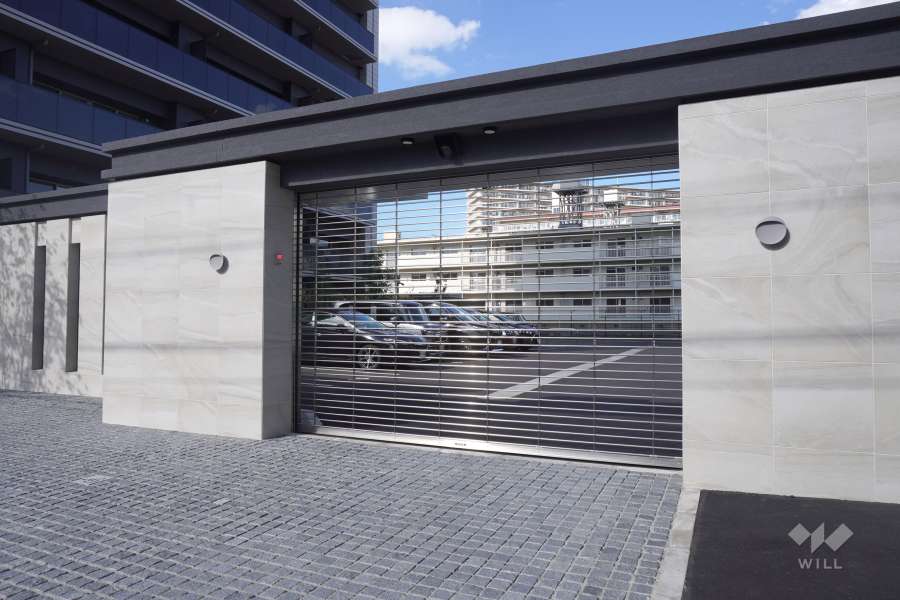 駐車場の出入り口（リングシャッター付き）