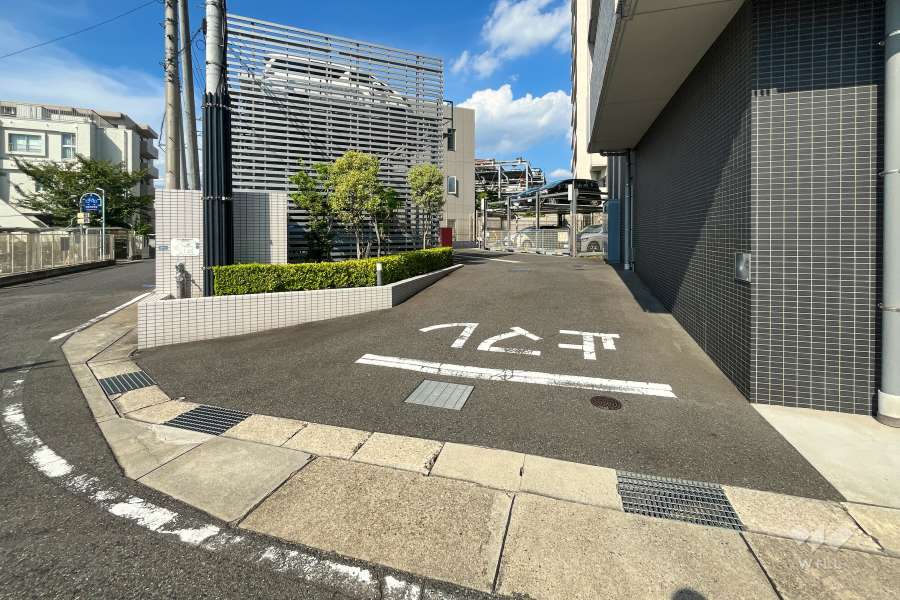 駐車場の出入口