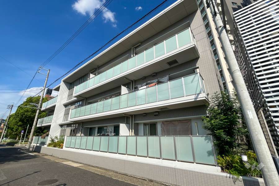 プレミスト茶屋ヶ坂駅前の外観(南西側から)