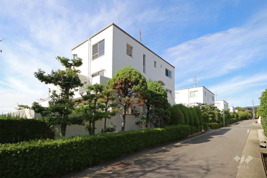 八事表山住宅5号棟の外観(南東側から)