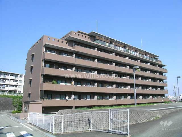 セントラルステージ千里青葉丘の外観（南西側から）
