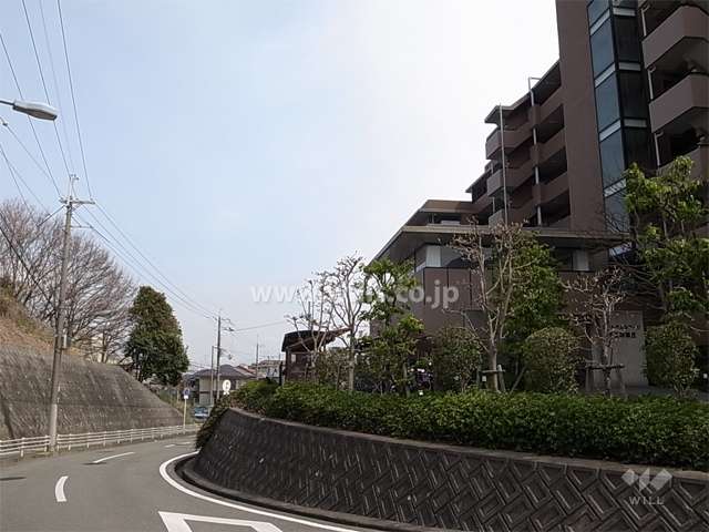 高台にあり、開放感のある立地です。