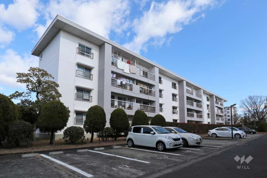 相生山団地49棟の外観（南西側から）