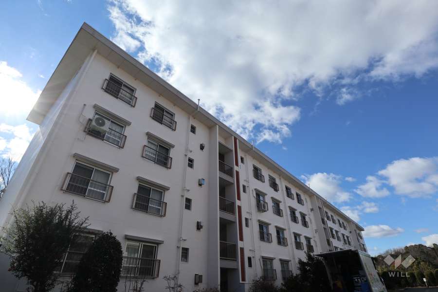 相生山団地49棟の外観（北東側から）