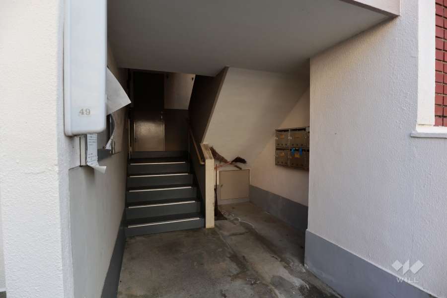 住戸入り口（共用ポスト）