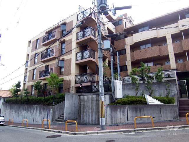 ベルク吹田千里丘の外観（東側から）