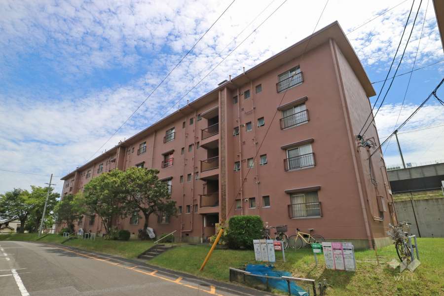 鍋屋上野住宅10号棟の外観（北西側から）