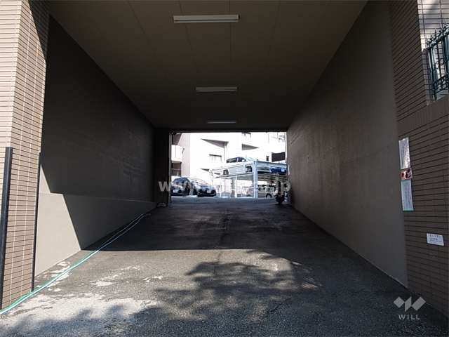 駐車場入口