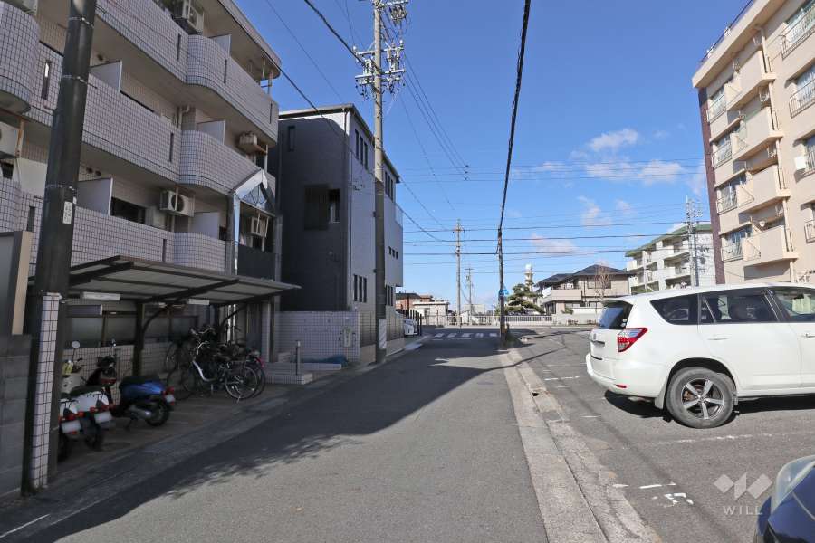 敷地北側の前面道路