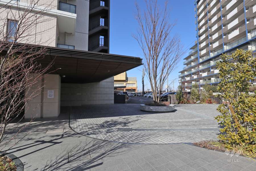 エントランス（車寄せ付きです。）