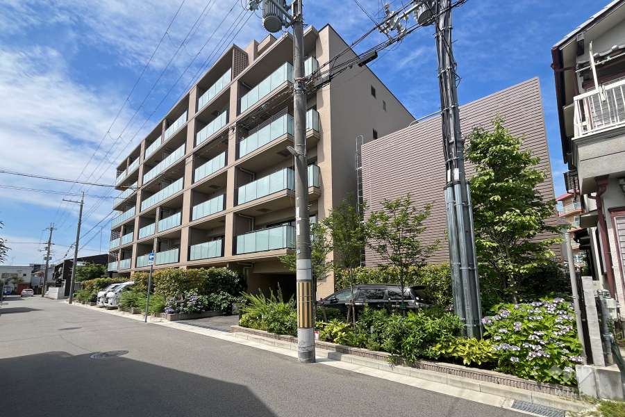 レ・ジェイド武庫之荘本町の外観（南東側から）