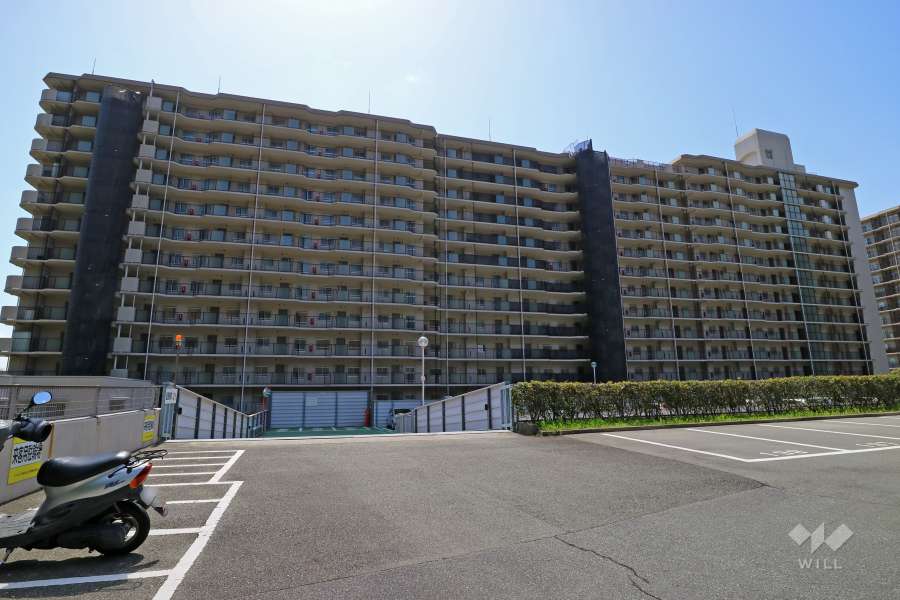 ジャルダン宝塚中山台弐番館B棟の外観（北東側から）