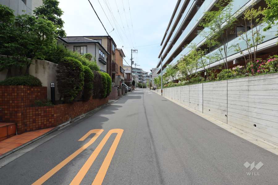 敷地南西側の前面道路