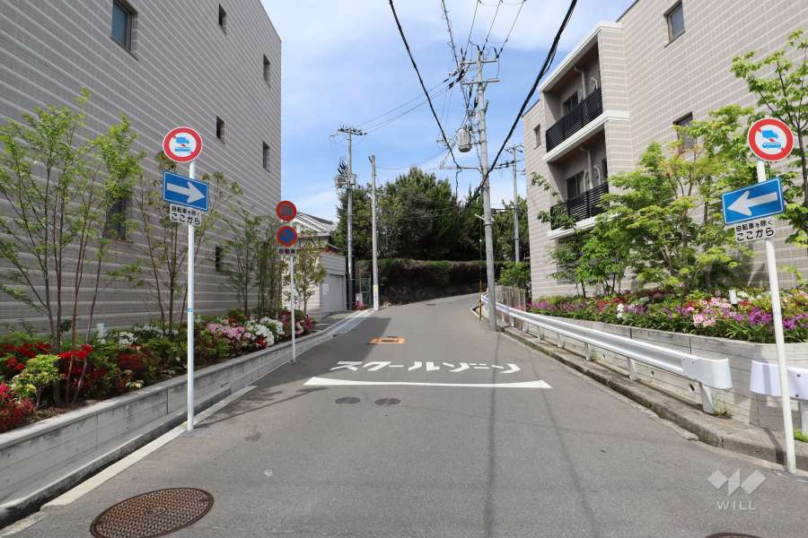敷地北西側の前面道路
