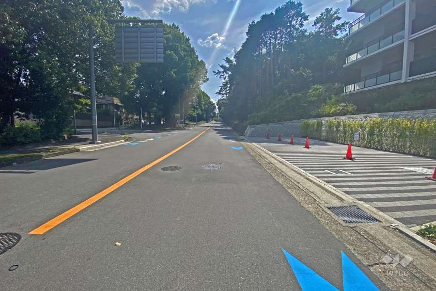敷地南東側の前面道路