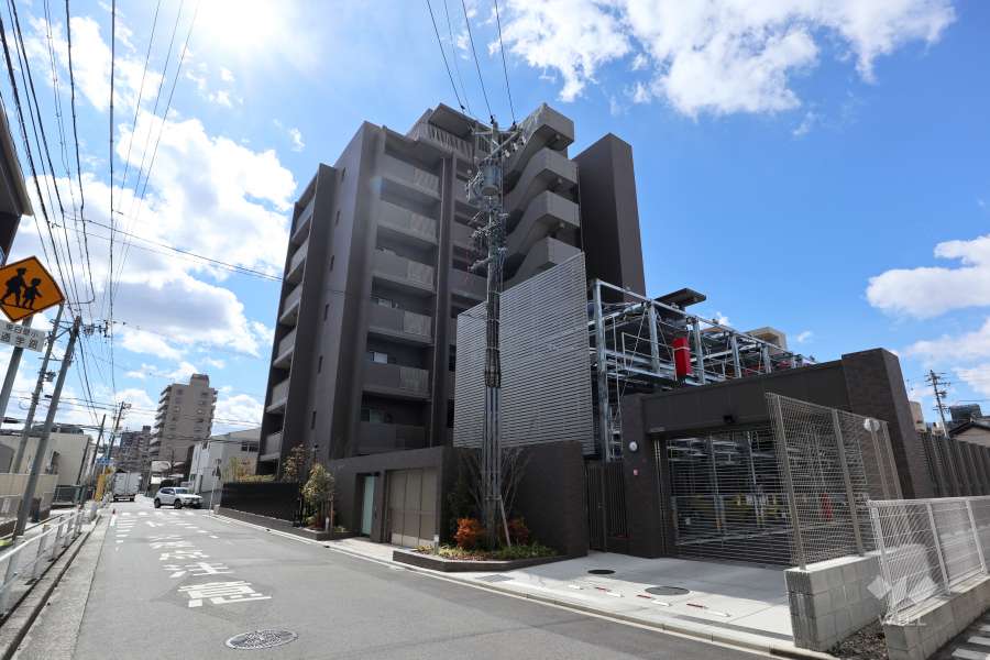 マストスクエア東白壁の外観（北東側から）