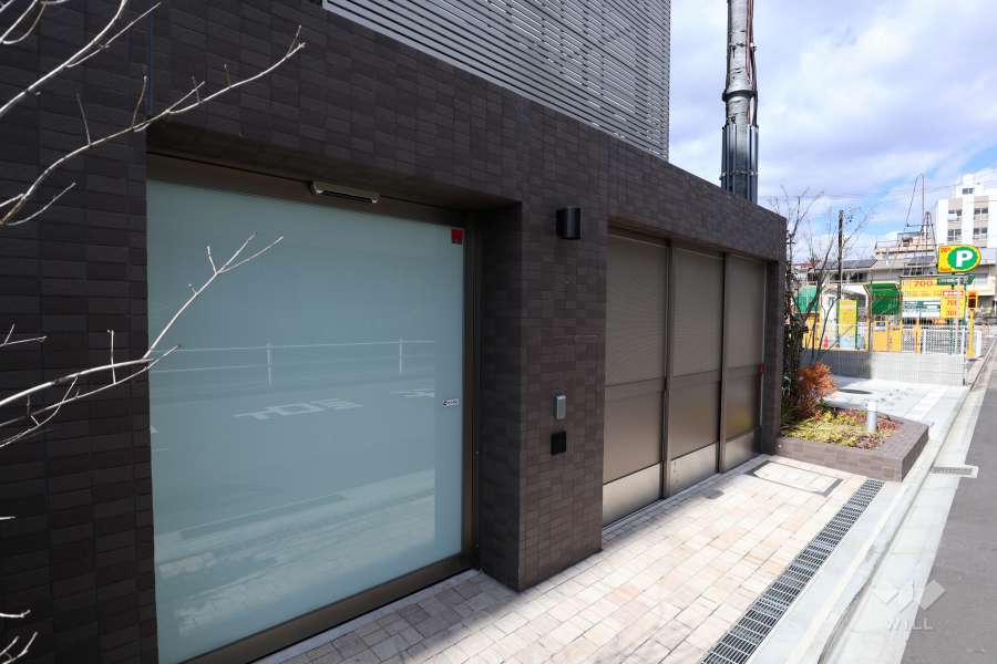 駐輪場とゴミ置き場