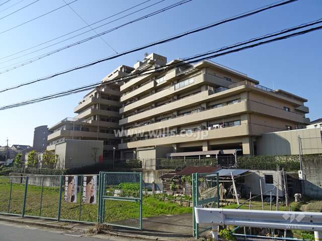 キングマンション南千里の外観（北東側から）