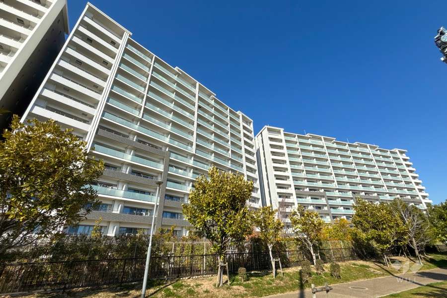 茨木ICO CITY East Courtの外観（南西側から）手前はWest Courtです。