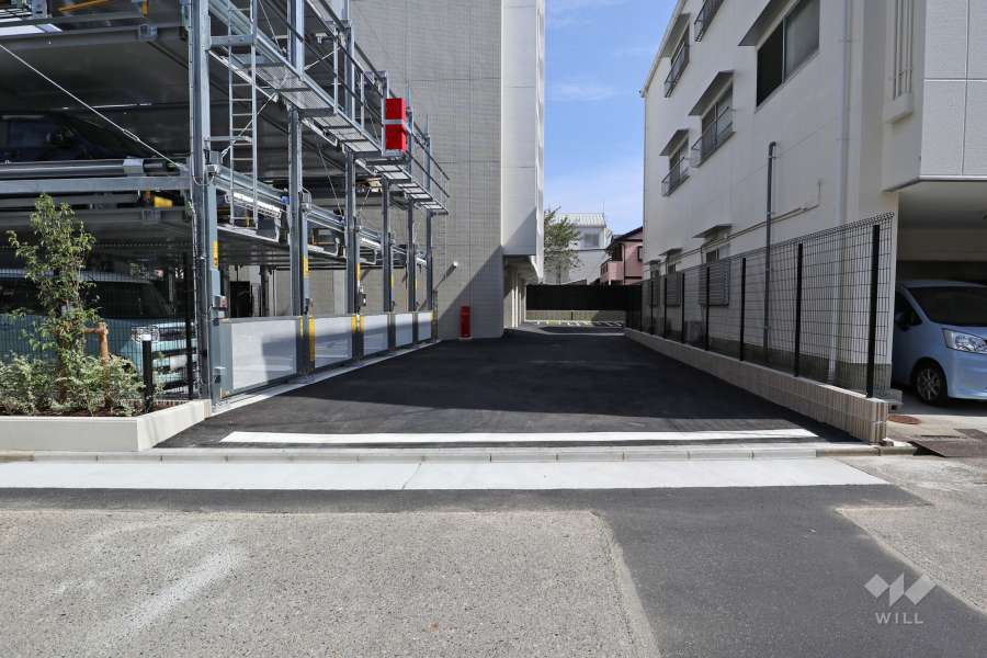 駐車場の出入り口