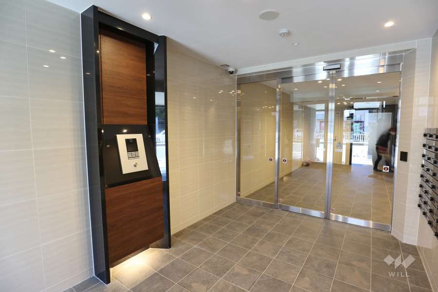 エントランスはオートロック付きです。