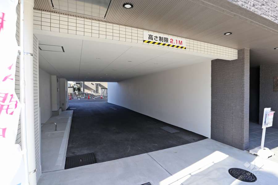 駐車場出入り口