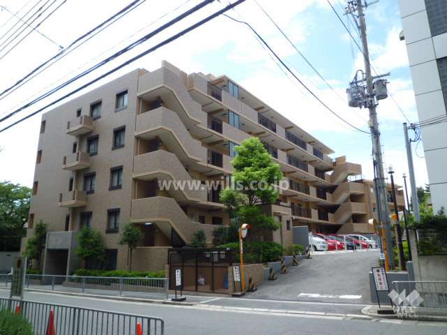 トーカンマンション千里五月が丘の外観（北側から）