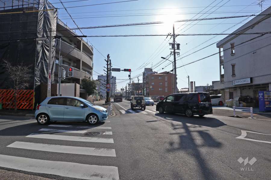 敷地北側の前面道路