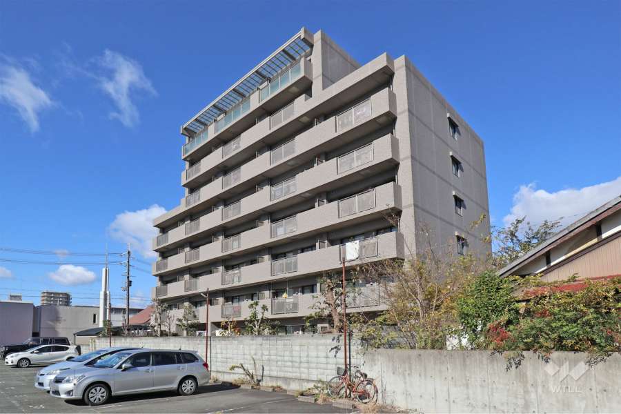 リブネスモア茨木の外観（南東側から）