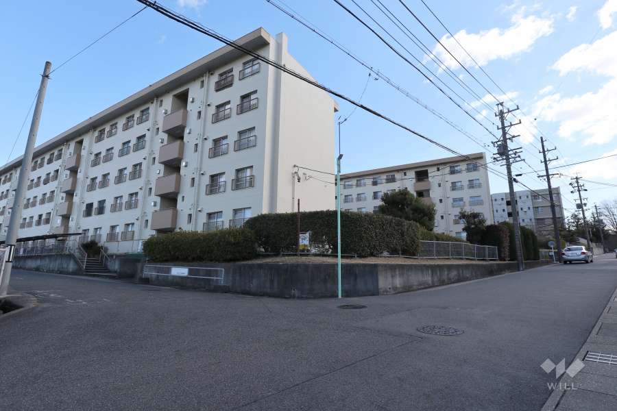 敷地北西側と南東側の前面道路